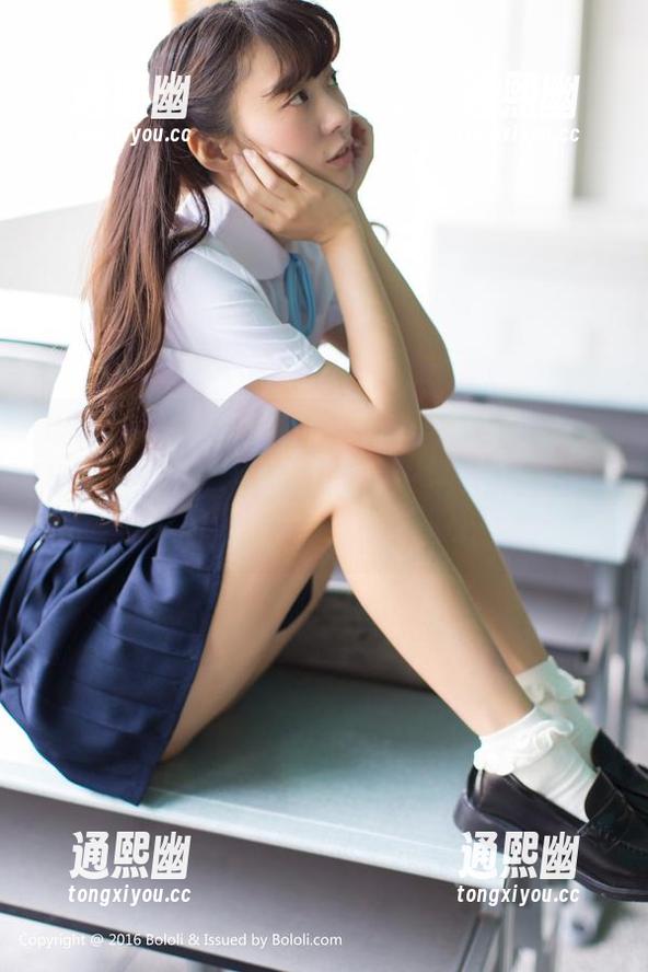 波萝社-猫九酱Sakura 波萝社 - 聚焦无圣光,猫九酱Sakura的每一帧都是透明的邀请,让我不由得多想了。