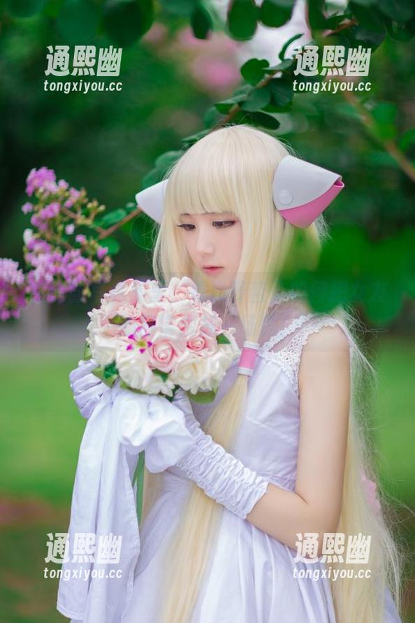 在这部写真集里，看浅野菌子如何把女友的日常变成一场秀！