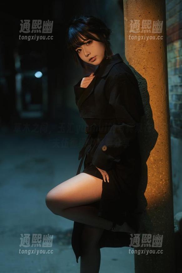 草木之间，玉汇yuuhui的写真集在埃尔夫伍德绿中轻舞分享