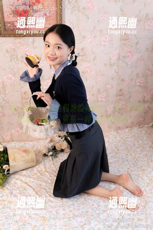 甜予摄影-鱼鱼 甜予摄影 - 鱼鱼和她的裸足——这不仅是高清写真集,更是一种无声的挑逗。