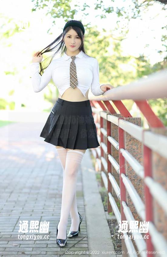 秀人网 - 高清的奶油妹妹，和服之下隐藏的小剧情，你发现了吗？