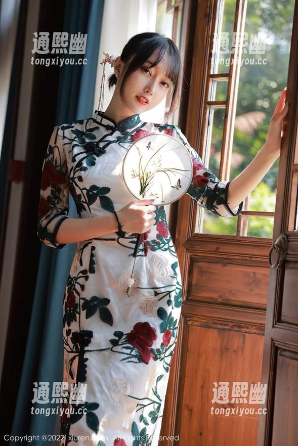 秀人网-徐莉芝Botty 秀人网 - 作品里的徐莉芝Botty眼镜,从此每个目光都别有一番风味!