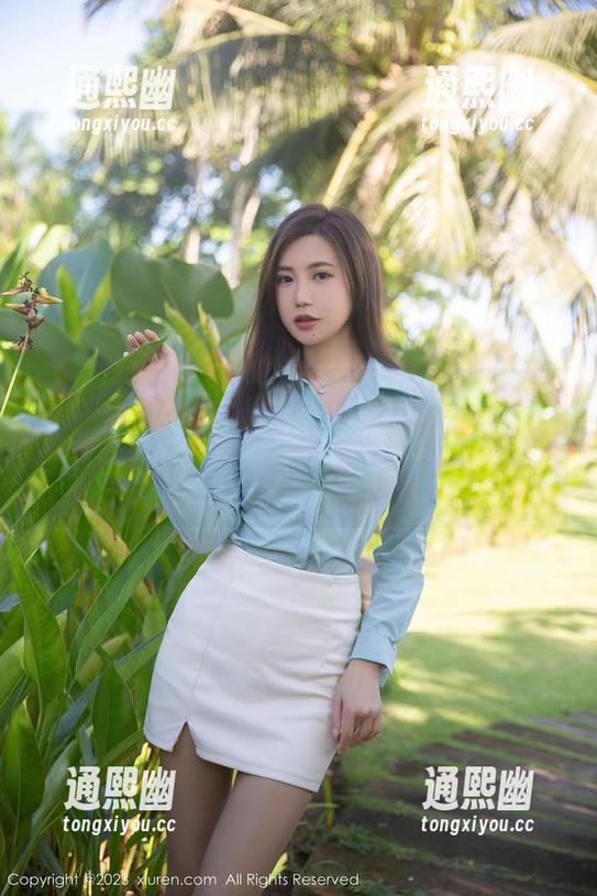 秀人网-李丽莎 秀人网 - 下载李丽莎的内衣写真集,一观众评:简直让我对自己的内衣选择感到羞愧。