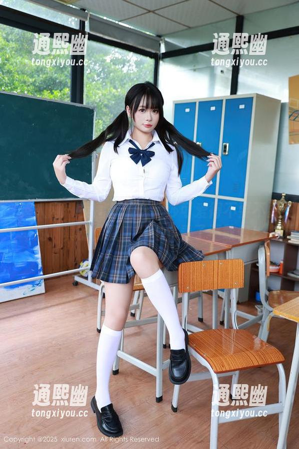 秀人网-李丽莎 秀人网 - 美图里的李丽莎可爱得不要不要的,真的免费,只怕你看了不敢信!