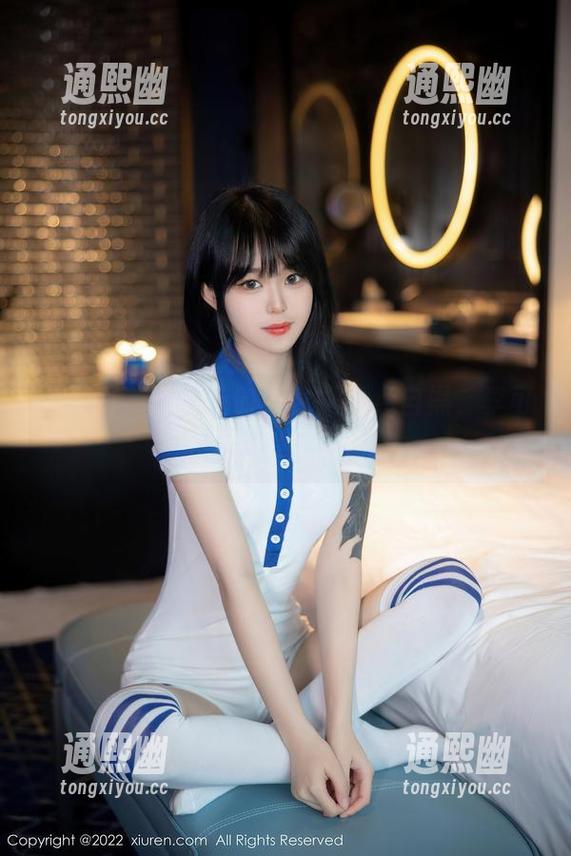 秀人网 - 天使有时候也需要点自黑，李可儿的写真好带感！