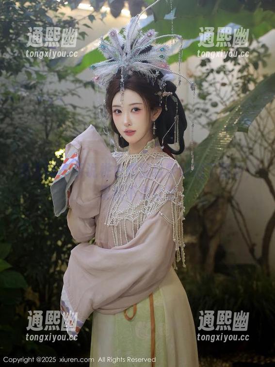 秀人网-桃色奶酪 秀人网 - 听说桃色奶酪给学妹拍了图包,果然不负众望