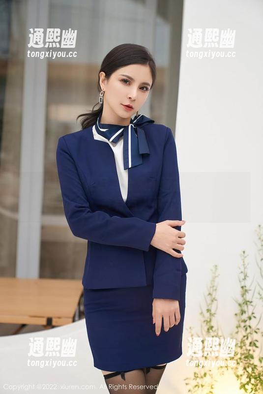 秀人网-涵涵Luna 秀人网 - 女仆写真合集:涵涵Luna的可爱与调皮,真有点人间尤物的味道