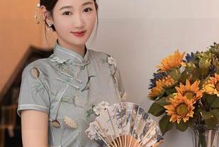 秀人网 - 美七Mia拍的JK写真,图片中那种夹杂懒散的青春气息,总能触动心底的某根弦。
