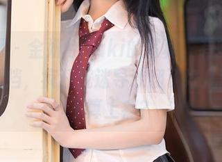 秀人网 - 金妍兮Saki的写真,有些套装难以抵挡,疯狂沉迷导致翻了好几遍,算不算上瘾?