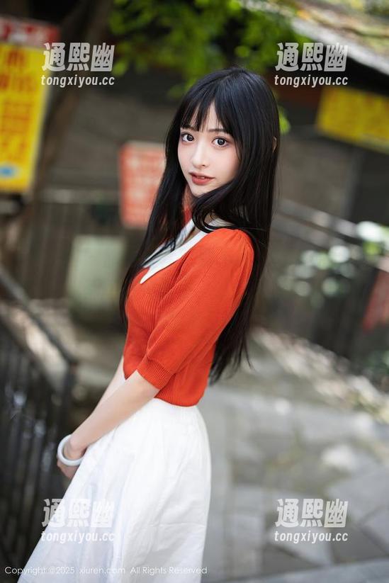秀人网 - 旗袍全套？别不信，黄歆苑穿的时候我都想撇开面子，从遮挡后面走出来捡心！