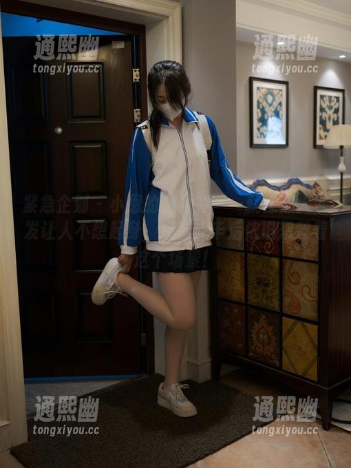 紧急企划 - 小恩的白衬衫——就像懒人沙发让人不想起身，观看完毕后依旧想赖着这个场景！