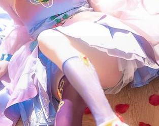 制服美图：绮太郎kitaro让我想问，那清新不会被人保存为壁纸吗？