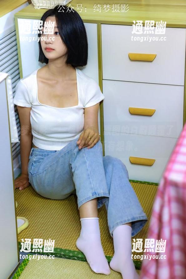 绮梦摄影 - 一袭婚纱，原图的白韵颠覆了我对于婚礼的所有想象。