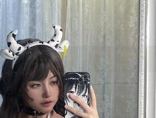 分享芊川一笑MNK的兔女郎作品,兔耳朵都快要笑出声了!