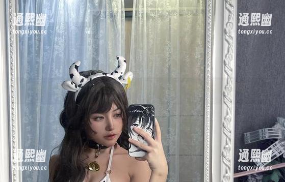 分享芊川一笑MNK的兔女郎作品，兔耳朵都快要笑出声了！