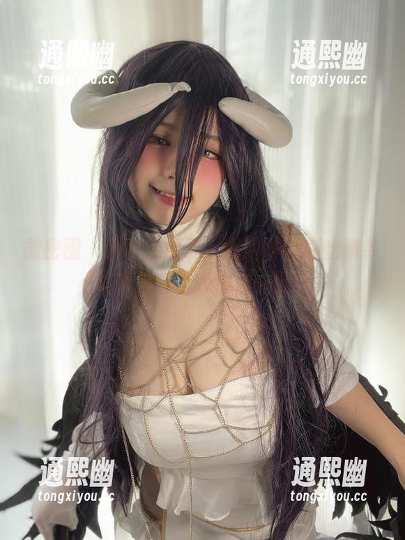 微密圈 - 别再犹豫了，葱油饼er新出清纯写真集，老板快来一份！