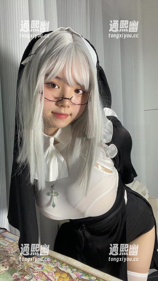 微密圈 - “葱油饼er”在线分享她的女友，高定义让人目不转睛。