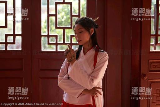 蜜桃社-伊琳 蜜桃社 - 在这里,伊琳夏日图片像冰淇淋一样俘获你的视线!