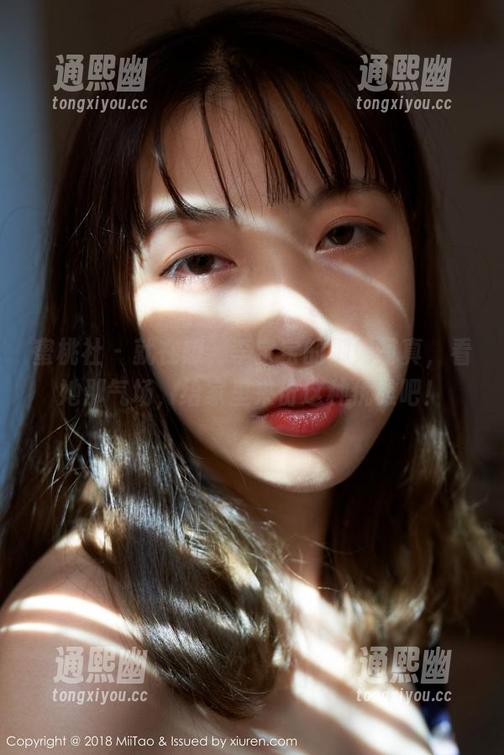 蜜桃社 - 就在想，李宝宝的御姐写真，看她那气场，给家里来份这种优雅吧！