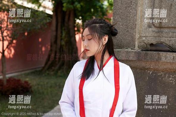 蜜桃社 - 杏子的油亮现身，精选套图，萌点满满！