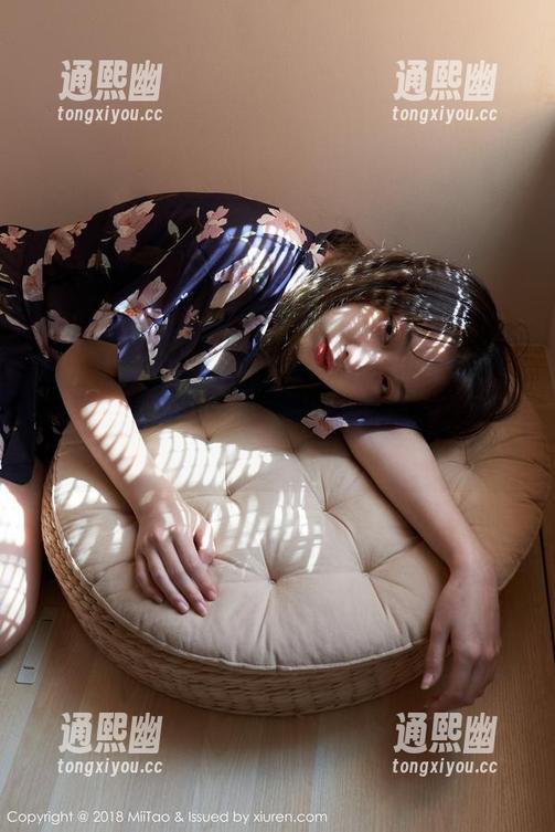 蜜桃社 - 当你翻开结衣的美图合集，心里不禁想：女神，你这一身怎么能这么舒适又撩人？