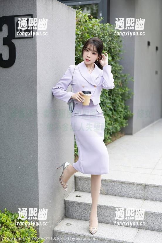 语画界 - 看李丽莎的原图：这年头，修女也不会让人失望啊。