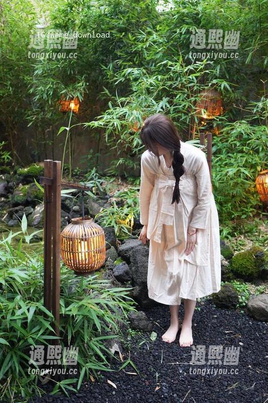 轩子巨2兔 微密圈 - 章鱼腿与白丝:轩子巨2兔的最新写真,太会玩了吧!