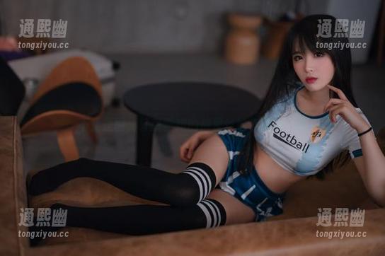 不止是图，轩萧学姐的裤里丝给你眼前一亮
