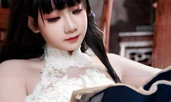 温柔又迷人的阿雪雪，制服的美图，恨不得手痒想做一个构图大咖。