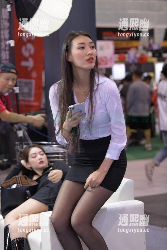 魔镜街拍：蕾丝的叛逆与黑丝的温柔-图集中自有其道